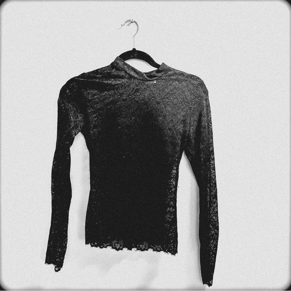 Aritzia Lace Sheer Long-sleeve top - Picture 4 of 4